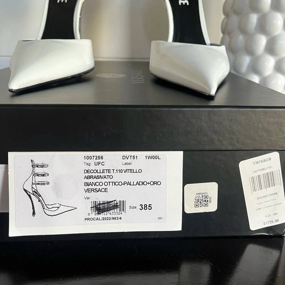 Versace Pin Point Glossed Pumps Sz 38.5 - Picture 8 of 8